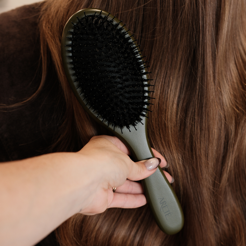 ARETÉ The Luminist Smoothing Detangling Brush